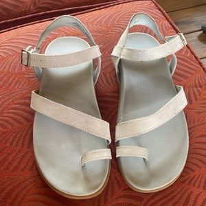 Chaco sandals tulip light grey leather US 7 EU 38